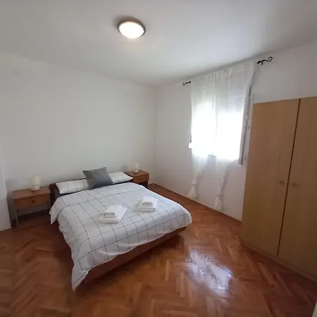 Apartment Pesa *