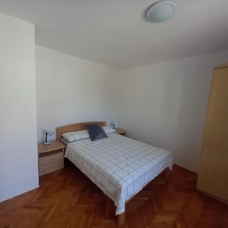 Pesa Apartment *
